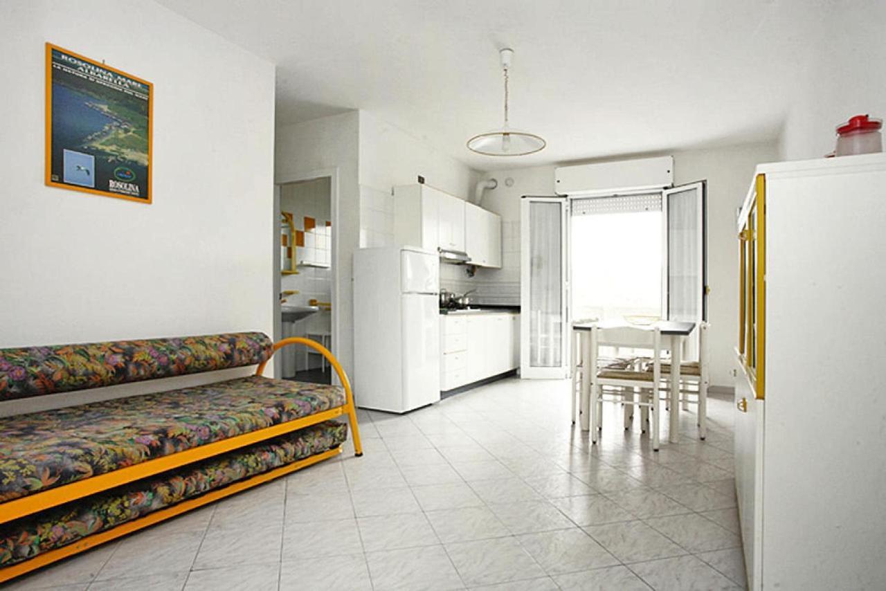 Apartment In Rosolina Mare With A Shared Pool Ngoại thất bức ảnh