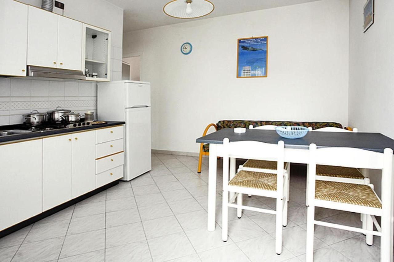 Apartment In Rosolina Mare With A Shared Pool Ngoại thất bức ảnh