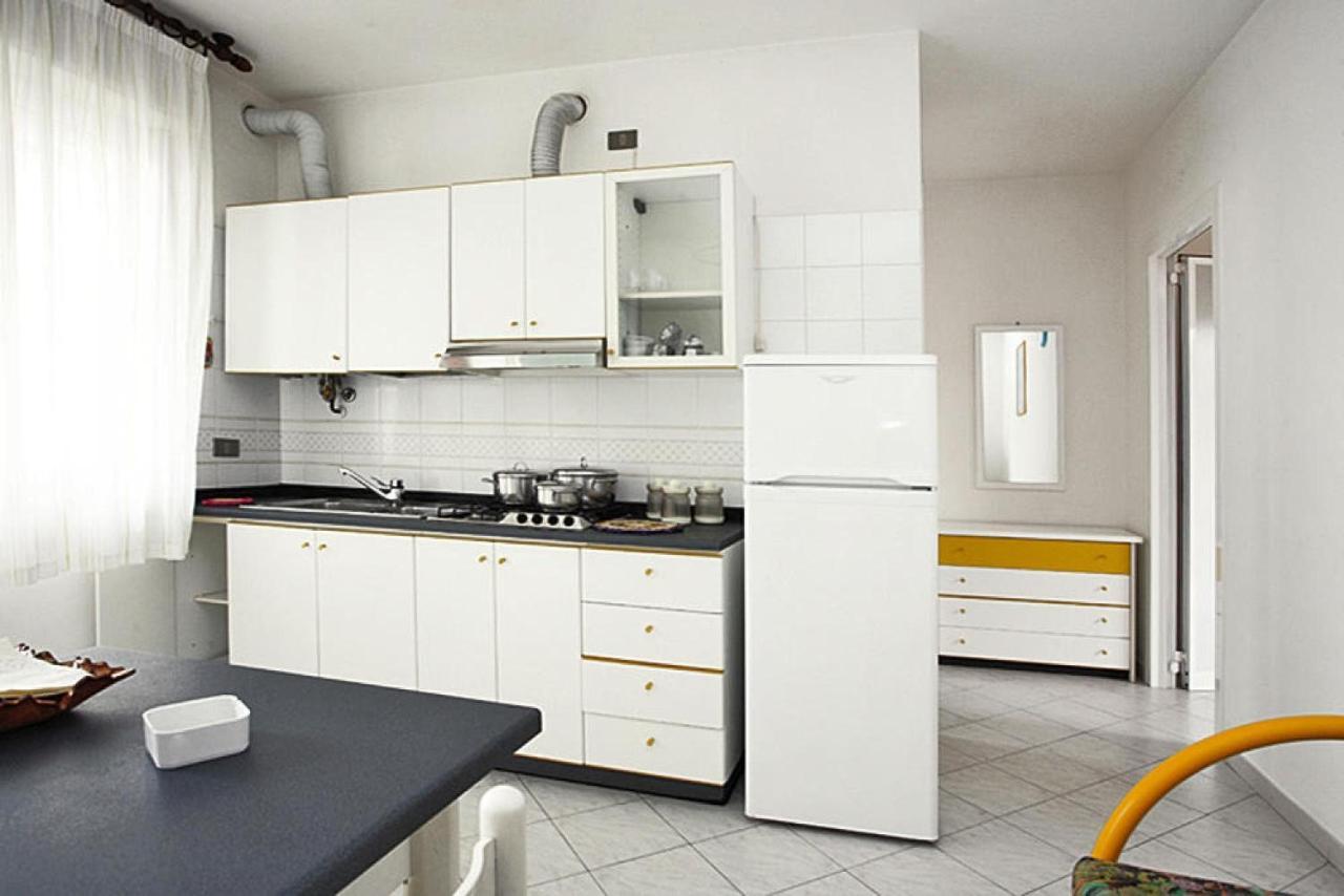 Apartment In Rosolina Mare With A Shared Pool Ngoại thất bức ảnh